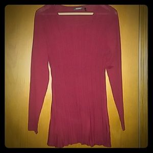 Maroon Daisy Fuentes large top